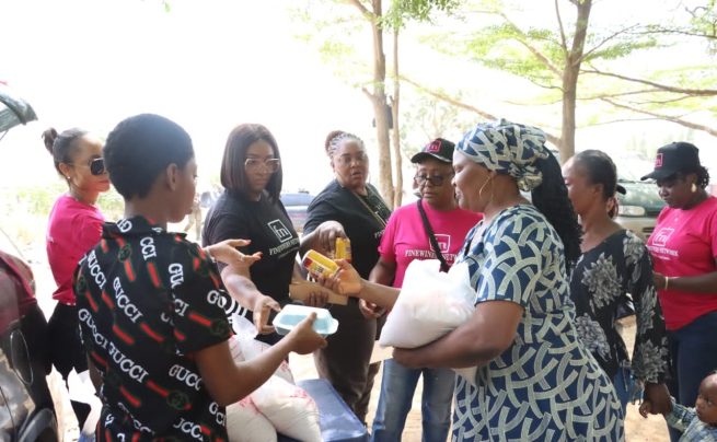 Finewiners Christmas celebration / Medical outreach